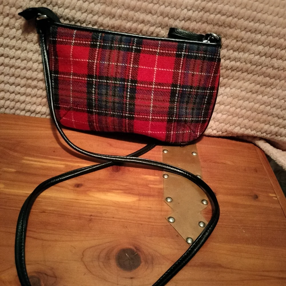 Tommy Hilfiger crossbody bag 44